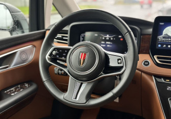 Подержанный автомобиль Hongqi HQ9 2022 года (30 фото)