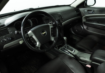 Подержанный автомобиль Chevrolet Epica 2007 года (11 фото)