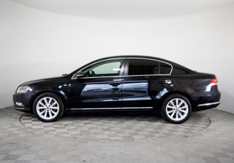 Подержанный автомобиль Volkswagen Passat Sedan 2012 года (8 фото)