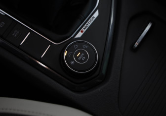 Подержанный автомобиль Volkswagen Tiguan 2019 года (16 фото)