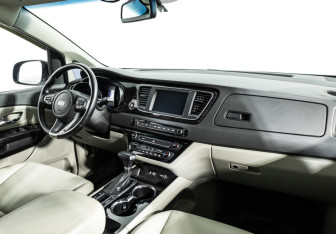 Подержанный автомобиль Kia Carnival 2019 года (9 фото)