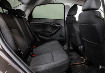 Подержанный автомобиль LADA (ВАЗ) Vesta Sedan 2017 года (18 фото)