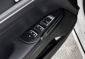 Подержанный автомобиль Kia K5 2021 года (10 фото)