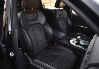 Подержанный автомобиль Audi Q7 2015 года (29 фото)