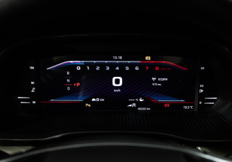 Подержанный автомобиль Skoda Octavia Liftback 2023 года (12 фото)