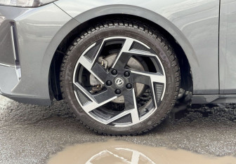 Подержанный автомобиль Changan Lamore 2023 года (10 фото)