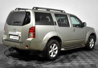 Подержанный автомобиль Nissan Pathfinder 2008 года (5 фото)