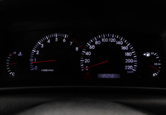 Подержанный автомобиль Toyota Corolla Sedan 2005 года (14 фото)