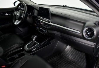 Подержанный автомобиль Kia Cerato Sedan 2019 года (13 фото)