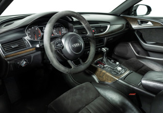 Подержанный автомобиль Audi A6 Sedan 2013 года (11 фото)