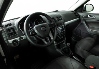 Подержанный автомобиль Skoda Yeti 2014 года (11 фото)