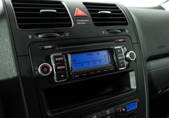 Подержанный автомобиль Volkswagen Golf Hatchback 2008 года (15 фото)