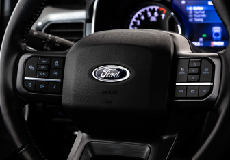 Подержанный автомобиль Ford F-150 2021 года (12 фото)