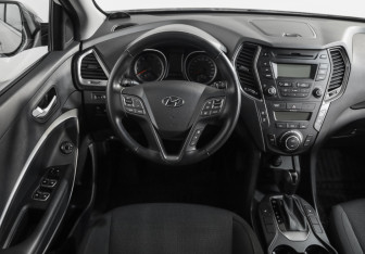 Подержанный автомобиль Hyundai Santa Fe 2013 года (11 фото)