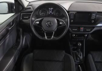 Подержанный автомобиль Skoda Rapid Liftback 2020 года (10 фото)