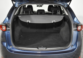 Подержанный автомобиль Mazda CX-5 2017 года (21 фото)