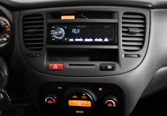 Подержанный автомобиль Kia Rio Hatchback 2006 года (14 фото)