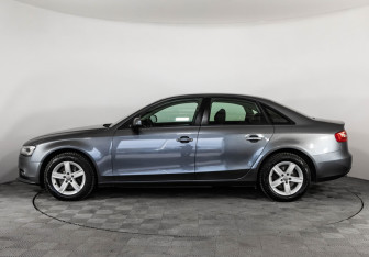Подержанный автомобиль Audi A4 Sedan 2014 года (8 фото)