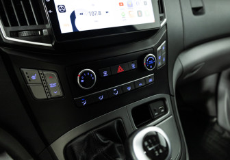 Подержанный автомобиль Hyundai H-1 2021 года (17 фото)
