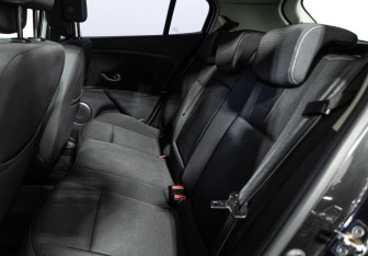 Подержанный автомобиль Renault Megane Hatchback 2011 года (10 фото)