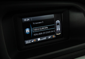 Подержанный автомобиль Volvo V40 Cross Country 2013 года (16 фото)