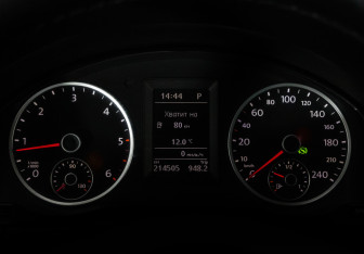 Подержанный автомобиль Volkswagen Tiguan 2010 года (24 фото)