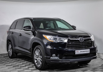Подержанный автомобиль Toyota Highlander 2015 года (3 фото)