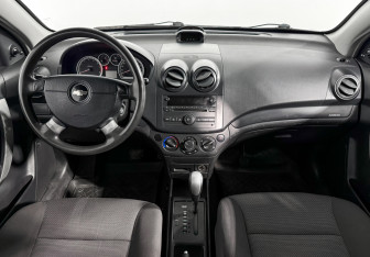 Подержанный автомобиль Chevrolet Aveo Sedan 2007 года (14 фото)