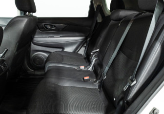 Подержанный автомобиль Nissan X-Trail 2021 года (10 фото)