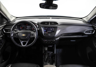 Подержанный автомобиль Chevrolet TrailBlazer 2021 года (10 фото)
