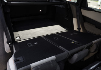 Подержанный автомобиль Land Rover Range Rover Velar 2018 года (32 фото)