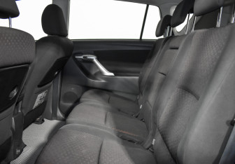 Подержанный автомобиль Toyota Verso 2010 года (13 фото)