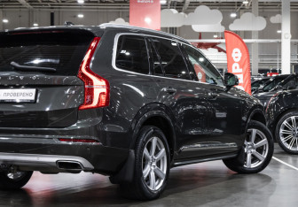 Подержанный автомобиль Volvo XC90 2018 года (8 фото)