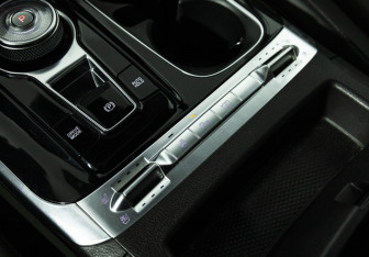 Подержанный автомобиль Kia Carnival 2021 года (23 фото)