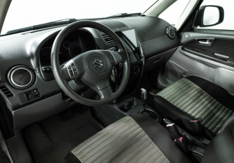 Подержанный автомобиль Suzuki SX4 Hatchback 2014 года (11 фото)