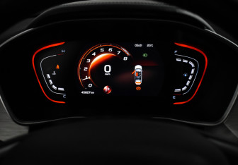 Подержанный автомобиль Geely Coolray 2023 года (18 фото)