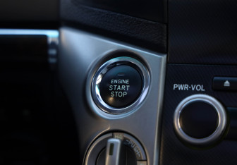 Подержанный автомобиль Toyota Land Cruiser Suv 2008 года (19 фото)