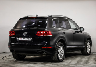 Подержанный автомобиль Volkswagen Touareg 2012 года (5 фото)