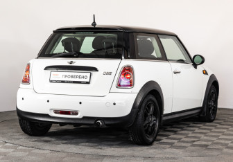 Подержанный автомобиль MINI Hatch 2011 года (5 фото)