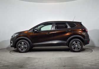 Подержанный автомобиль Renault Kaptur 2019 года (8 фото)
