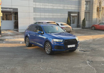 Подержанный автомобиль Audi Q7 2016 года (3 фото)