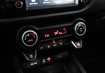 Подержанный автомобиль Kia Rio Hatchback 2020 года (16 фото)