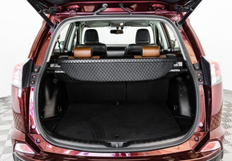 Подержанный автомобиль Toyota RAV4 2016 года (23 фото)