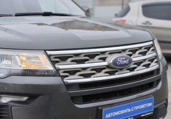 Подержанный автомобиль Ford Explorer 2018 года (7 фото)