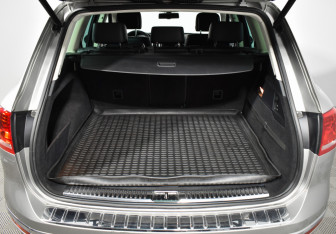 Подержанный автомобиль Volkswagen Touareg 2016 года (20 фото)