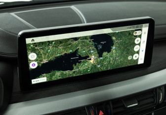 Подержанный автомобиль BMW X6 2015 года (17 фото)