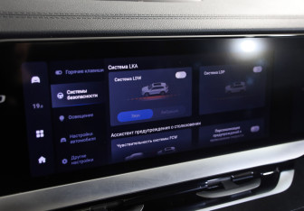 Подержанный автомобиль Geely Monjaro 2024 года (23 фото)