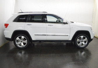 Подержанный автомобиль Jeep Grand Cherokee 2012 года (4 фото)