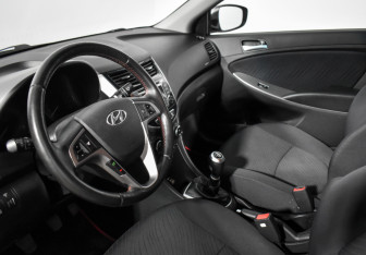 Подержанный автомобиль Hyundai Solaris Sedan 2014 года (9 фото)