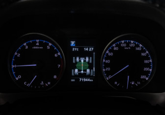 Подержанный автомобиль Toyota RAV4 2017 года (24 фото)